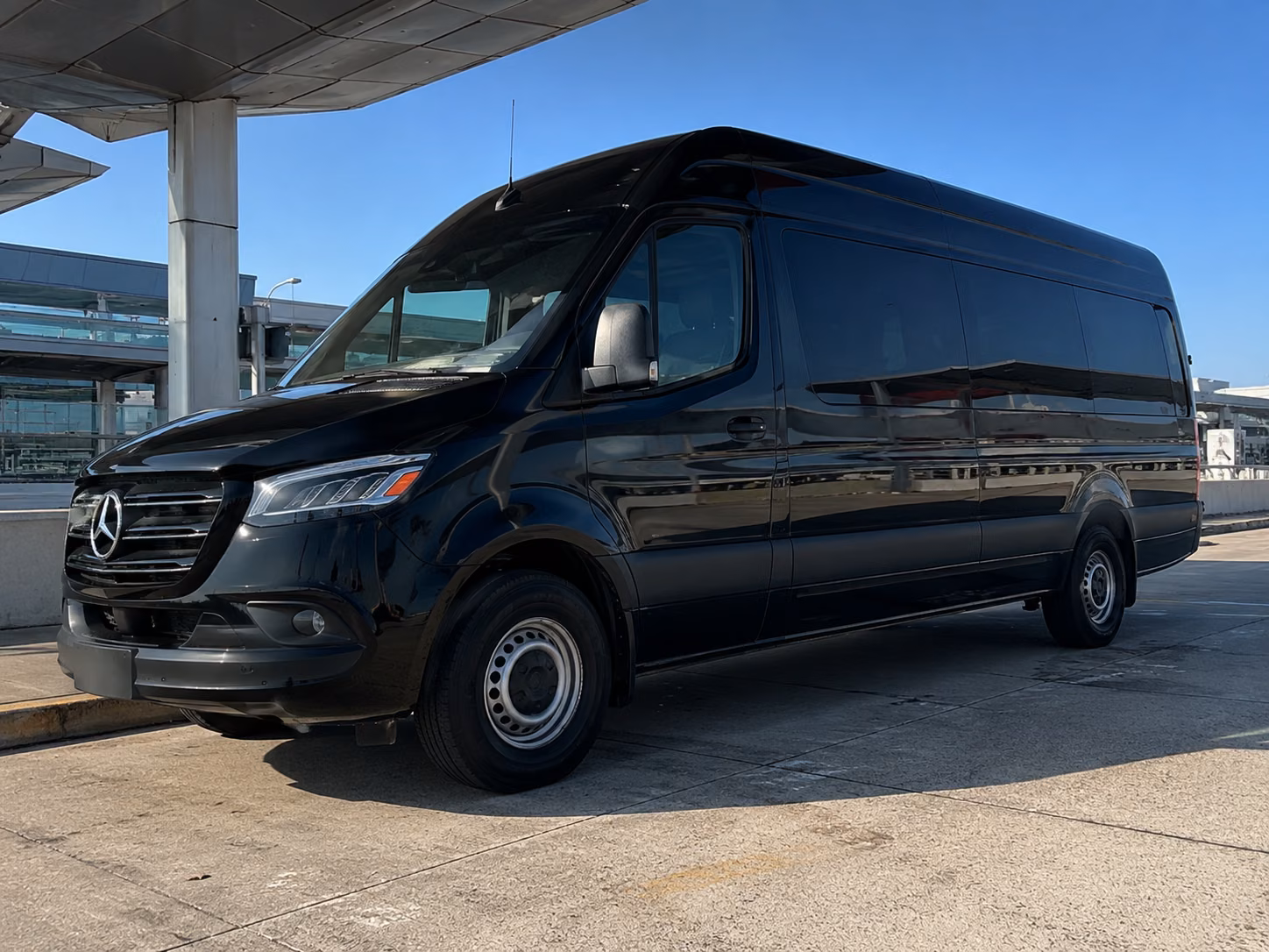 find the perfect transportation for your next airport transfer 1