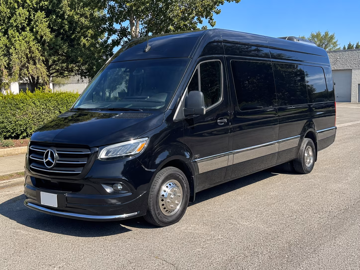 find the perfect transportation for your next airport transfer 3