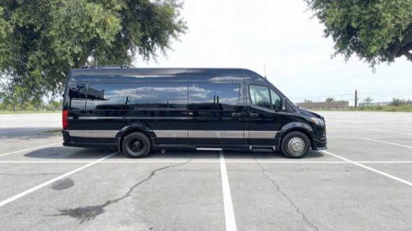 sprinter limousine plano